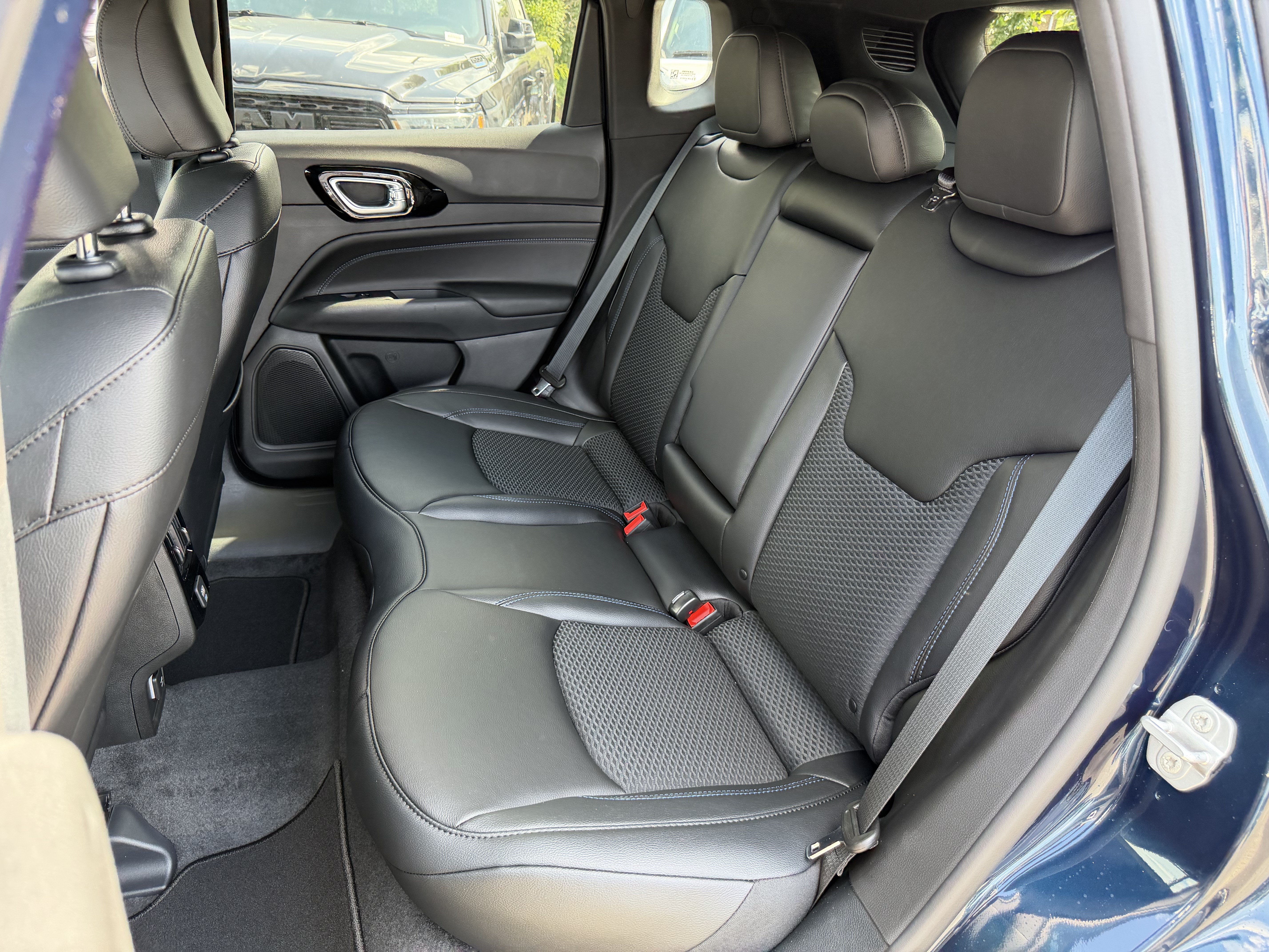 New 2026 Jeep Compass Latitude AWD/4WD image 32
