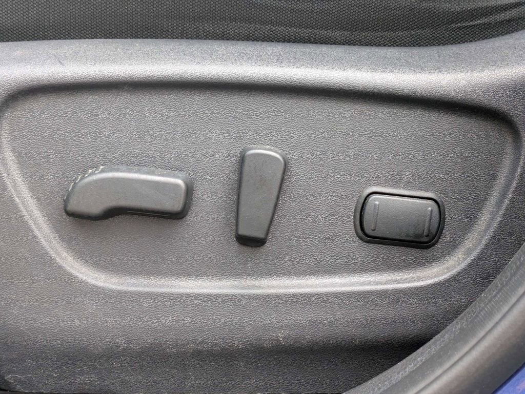 Used 2019 Nissan Rogue SV image 23