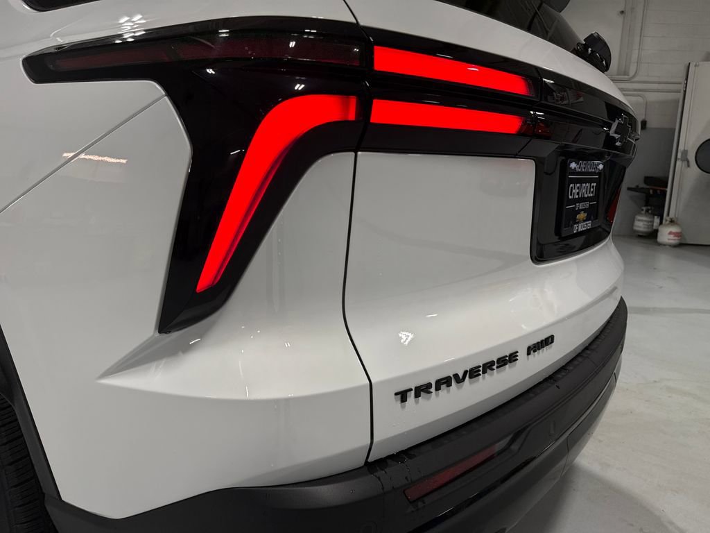 New 2026 Chevrolet Traverse LT w/ Midnight/Sport Edition AWD/4WD image 56