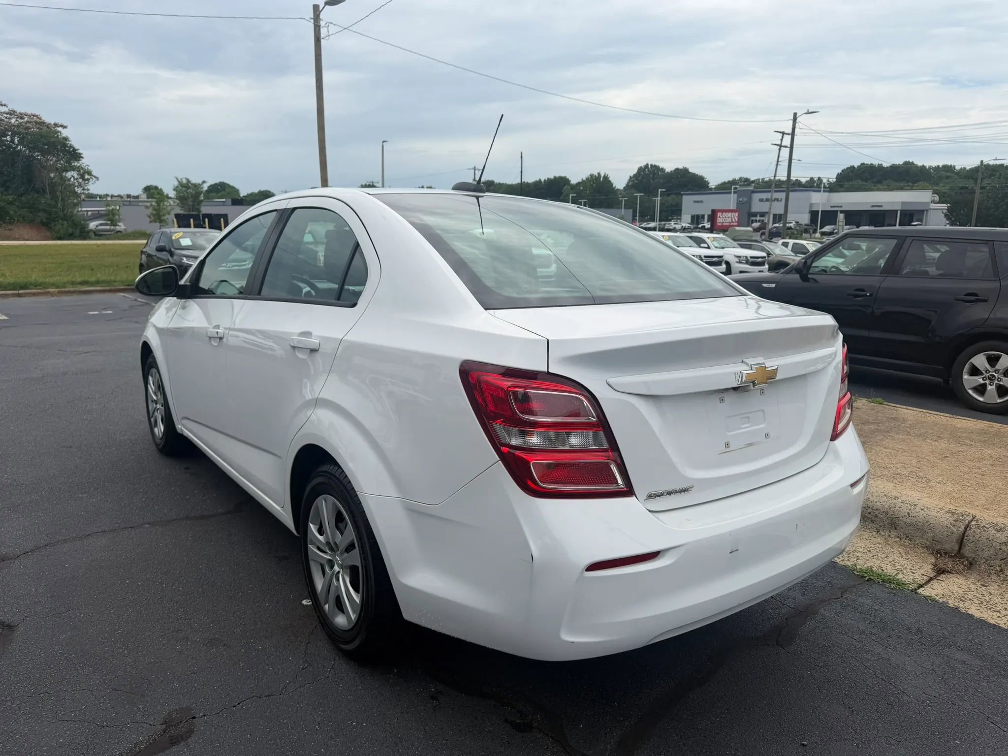 Used 2019 Chevrolet Sonic LS FWD image 5
