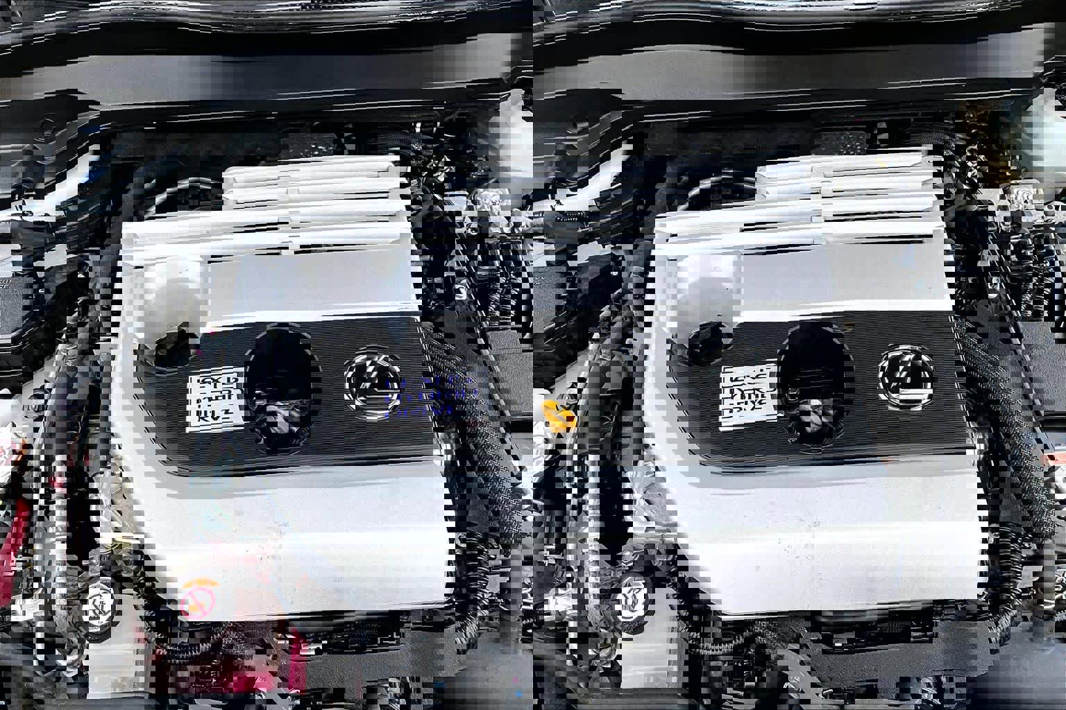 Used 2020 Lexus UX 250h w/ Premium Package image 32