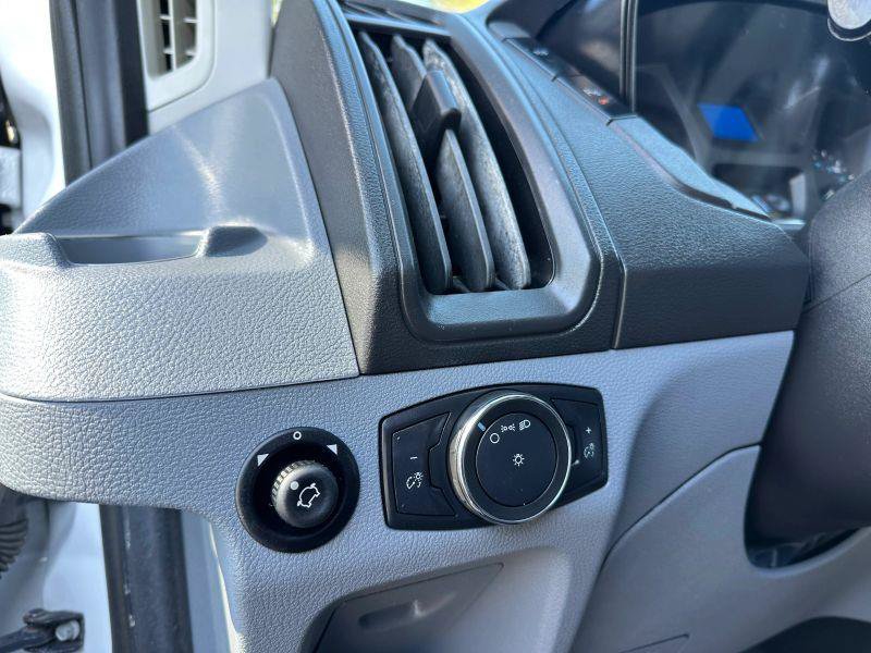 Used 2019 Ford Transit 250 130 Low Roof RWD image 11