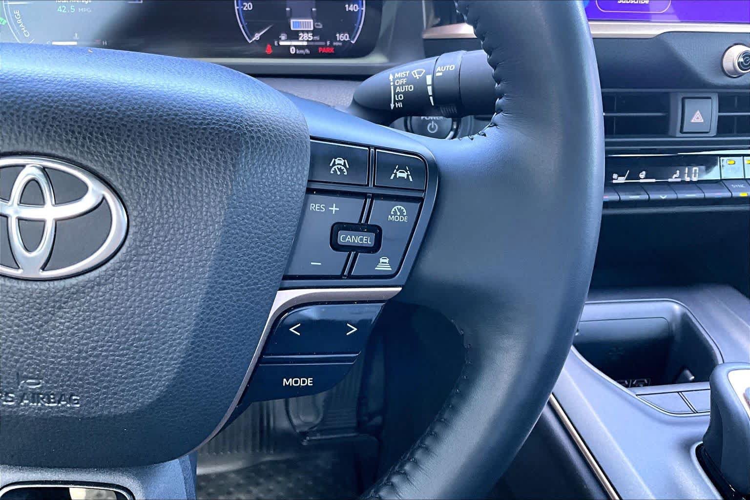 Used 2023 Toyota Crown AWD/4WD image 23