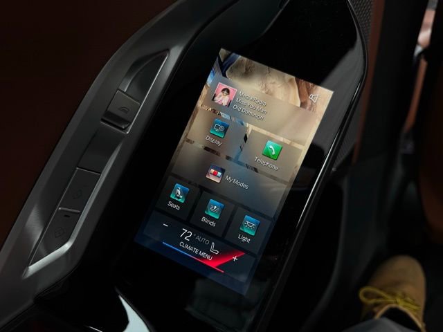 Certified 2023 BMW 760i xDrive w/ Executive Package image 20