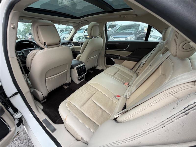 Used 2018 Lincoln Continental Select w/ Continental Climate Package AWD/4WD image 21