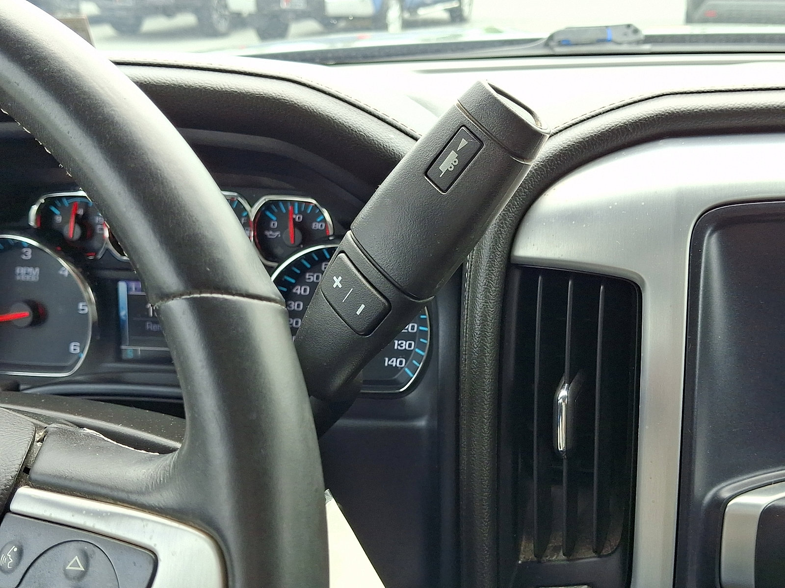 Used 2017 GMC Sierra 1500 SLE w/ SLE Value Package AWD/4WD image 16