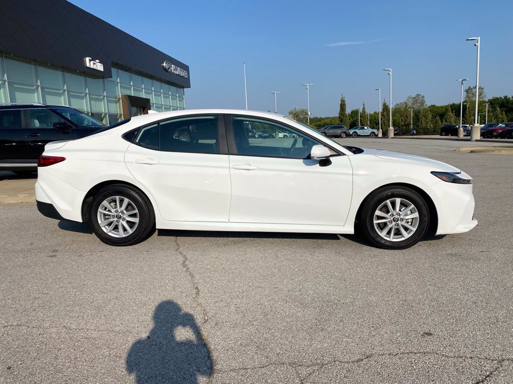 Used 2025 Toyota Camry LE FWD image 8