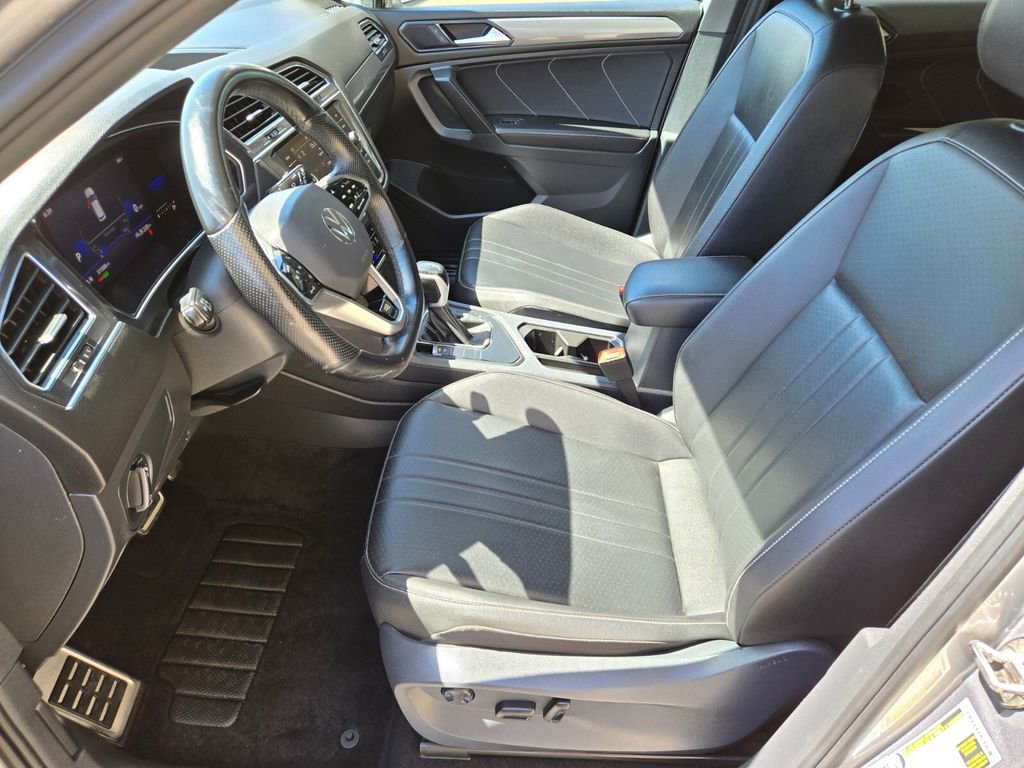 Used 2022 Volkswagen Tiguan SE R-Line FWD image 13