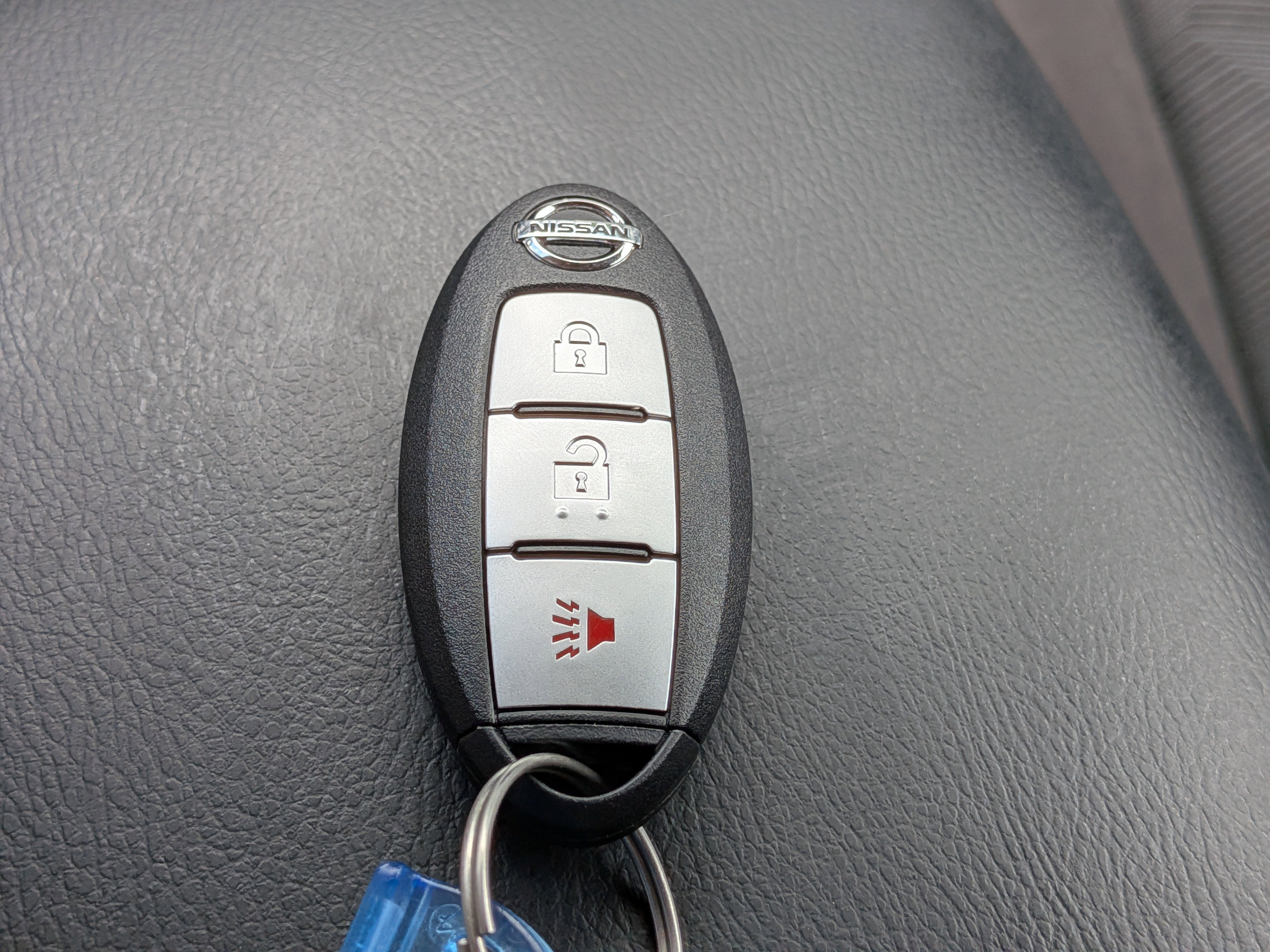 Used 2016 Nissan Rogue SV AWD/4WD image 32