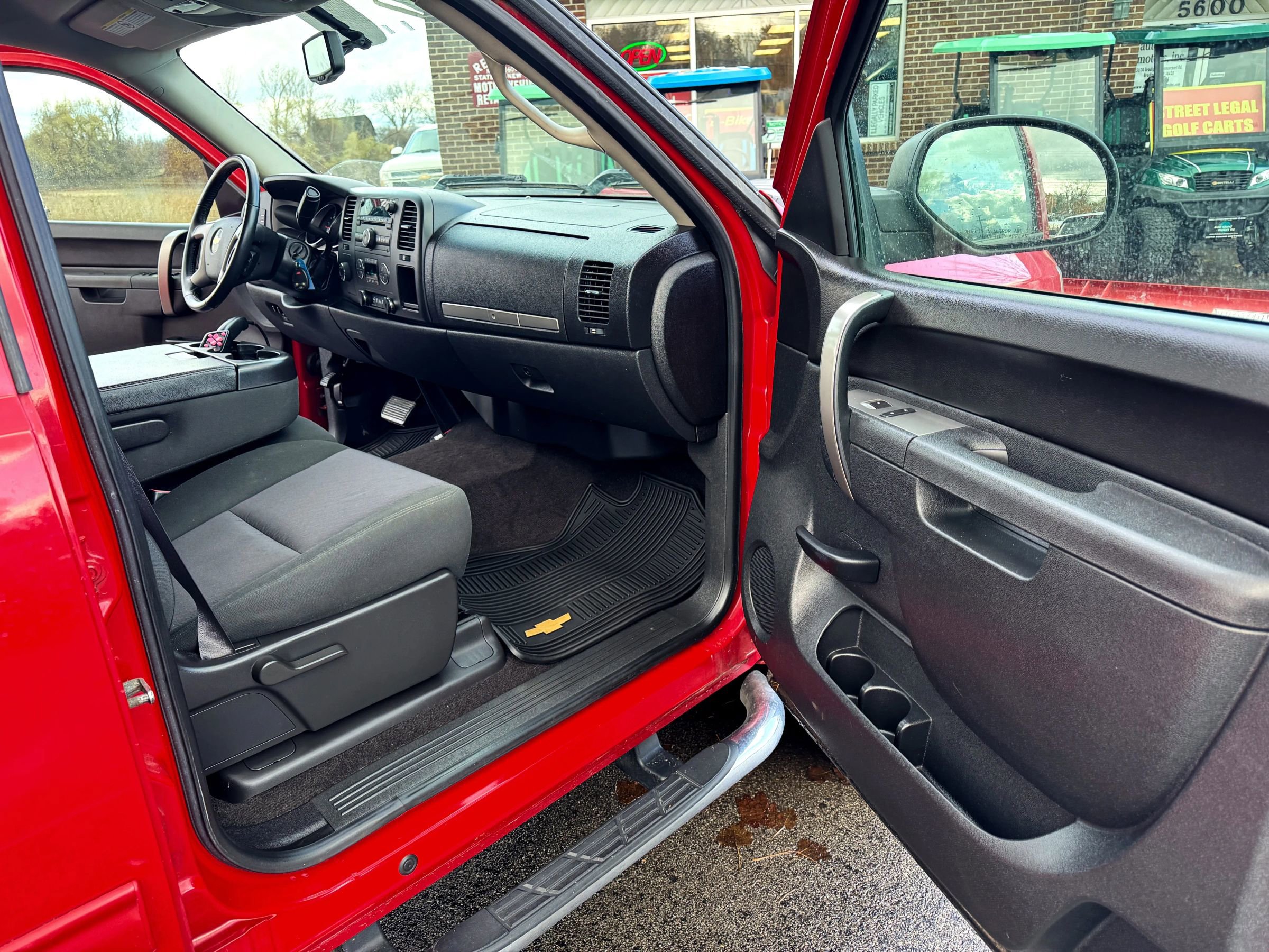 Used 2012 Chevrolet Silverado 2500 LT w/ Interior Plus Package image 11