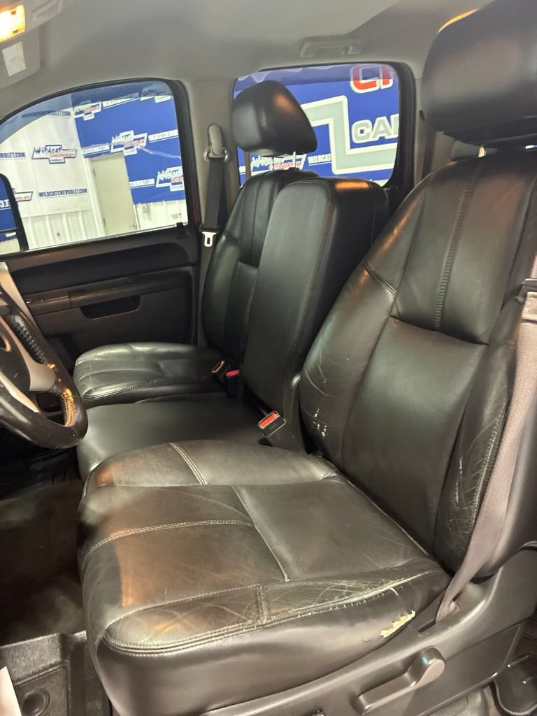 Used 2011 Chevrolet Silverado 2500 LT w/ Interior Plus Package AWD/4WD image 14