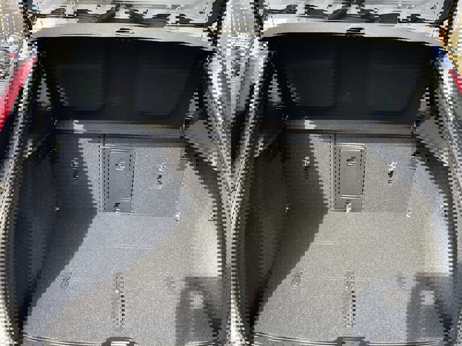 Certified 2022 Volvo XC40 P8 Recharge Plus image 10