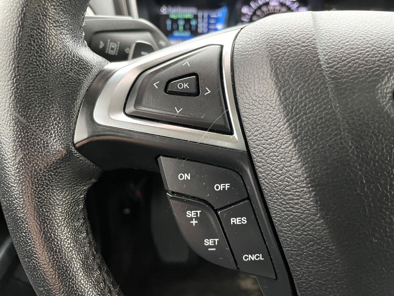 Used 2019 Ford Fusion SEL FWD image 18