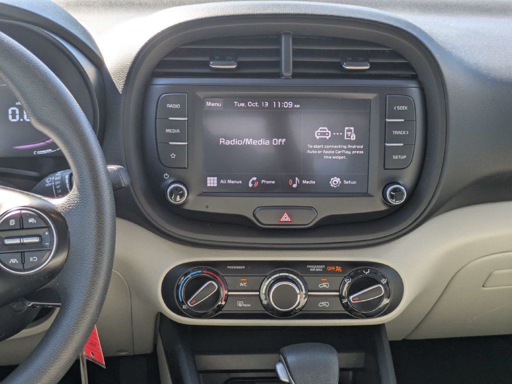 Used 2023 Kia Soul LX FWD image 18