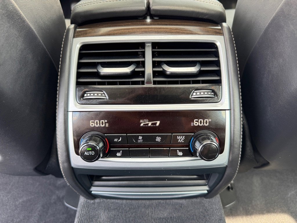 Used 2017 BMW 740i xDrive image 38