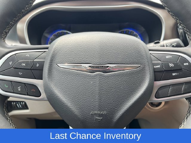 Used 2023 Chrysler Voyager LX FWD image 5