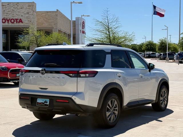 Used 2025 Nissan Pathfinder SV image 5