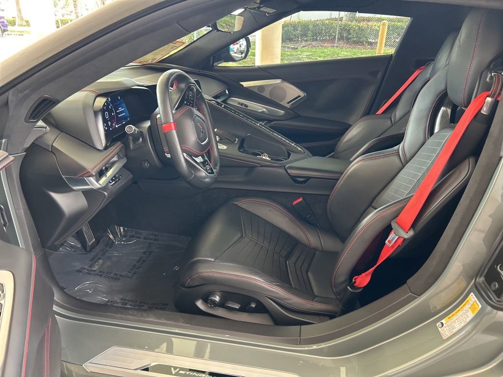 Used 2022 Chevrolet Corvette Stingray Premium Conv w/ Z51 Performance Package RWD image 17