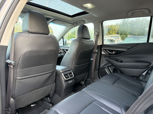 Used 2022 Subaru Outback Limited AWD/4WD image 12