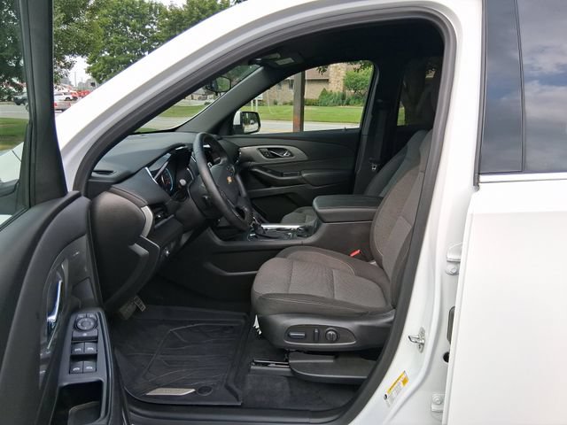 Used 2023 Chevrolet Traverse LT FWD image 9