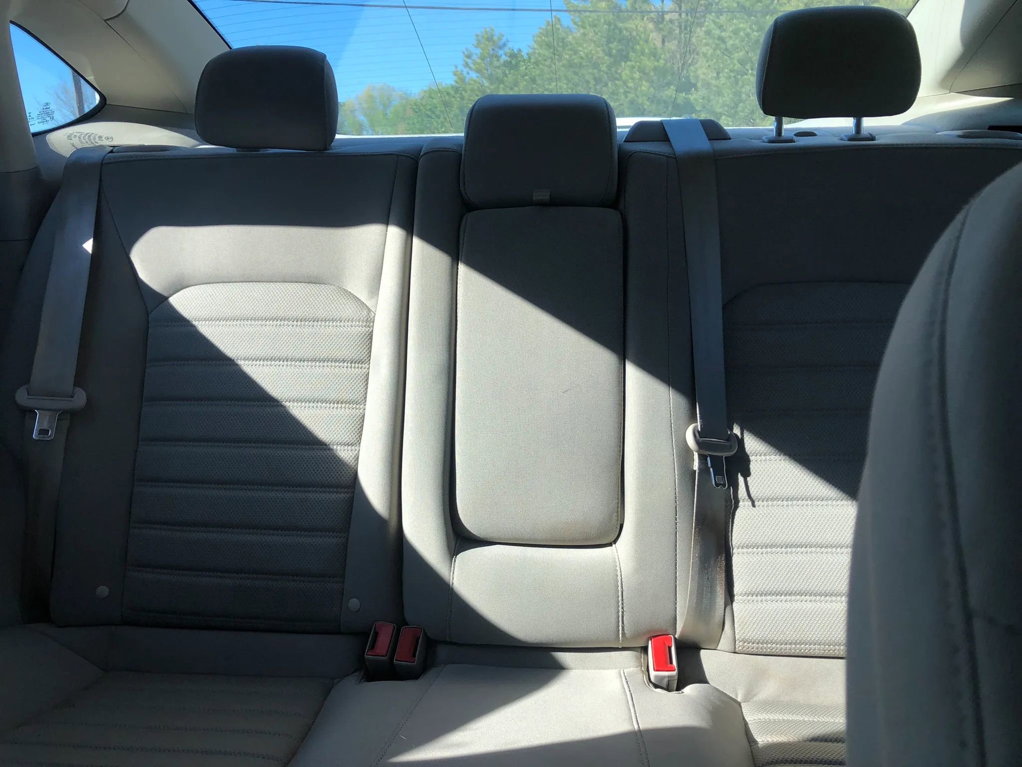 Used 2020 Ford Fusion SE FWD image 19