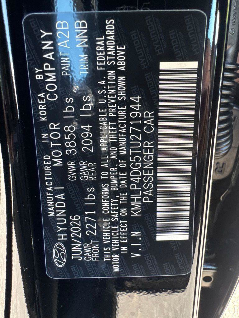 New 2026 Hyundai Elantra Limited FWD image 9