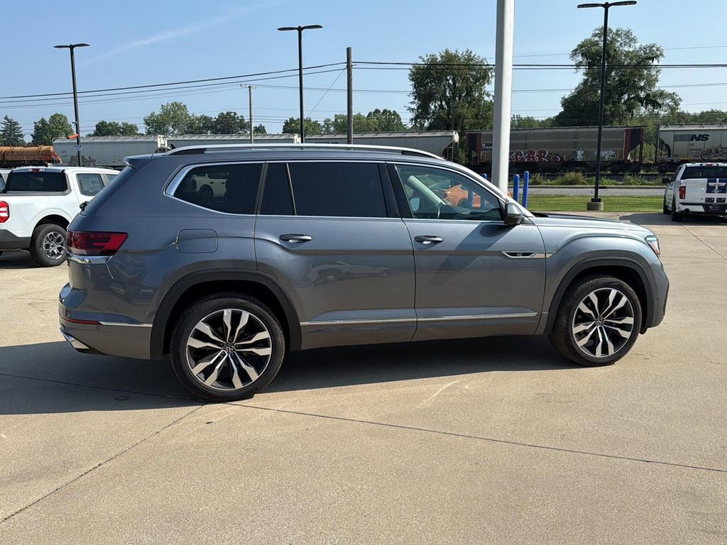 Used 2022 Volkswagen Atlas SEL Premium image 7