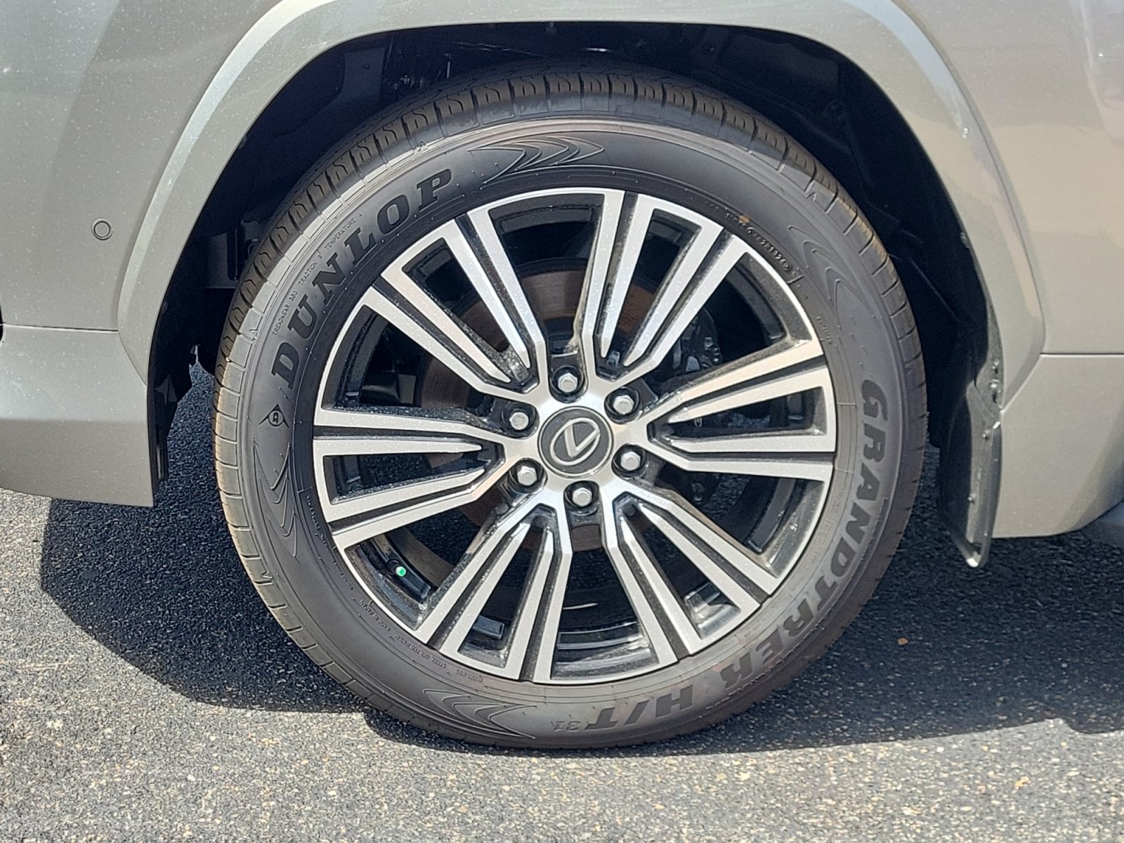 New 2026 Lexus LX 700h Luxury w/ Appearance Package AWD/4WD image 24