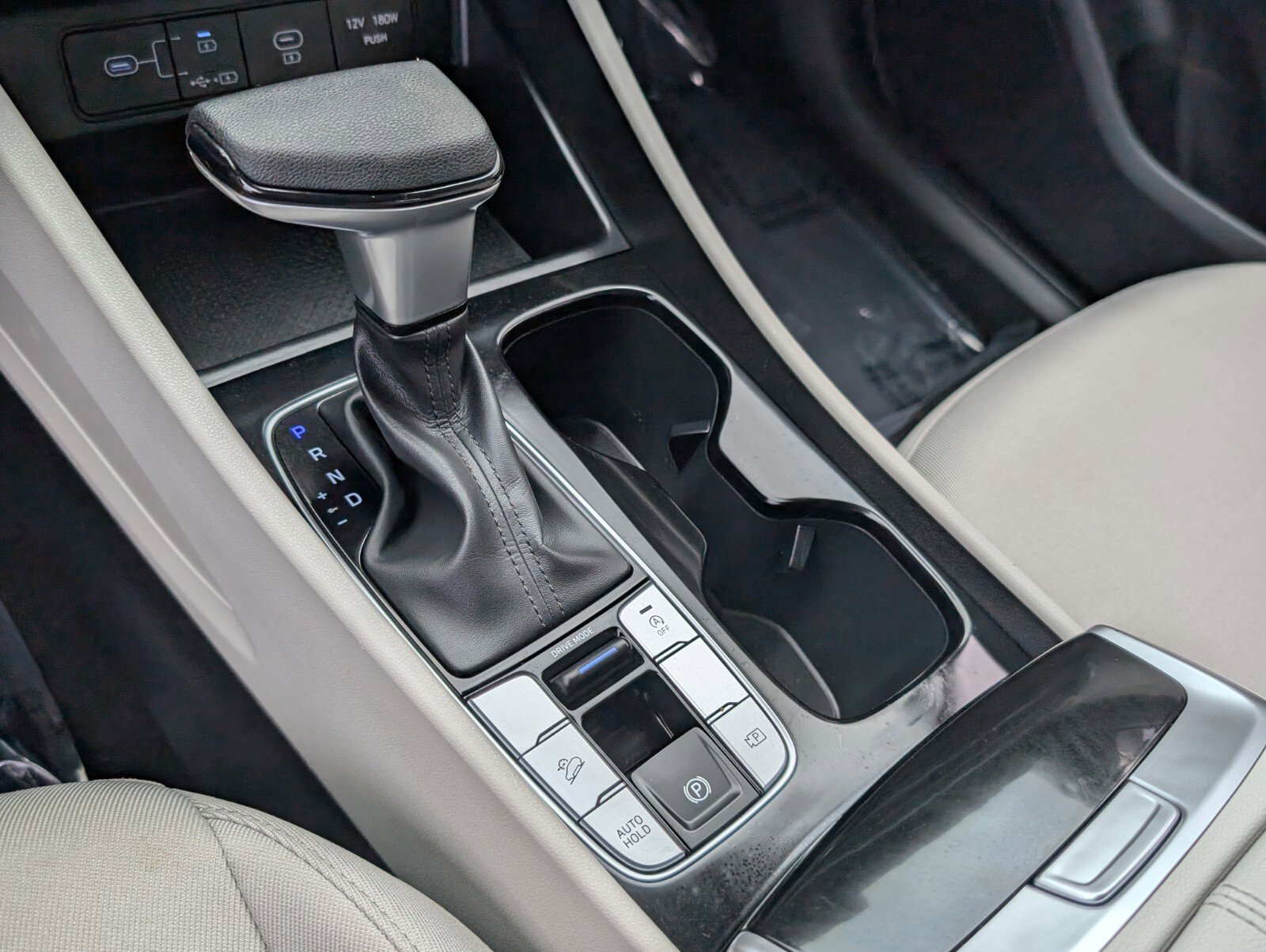 Used 2025 Hyundai Tucson SE image 28