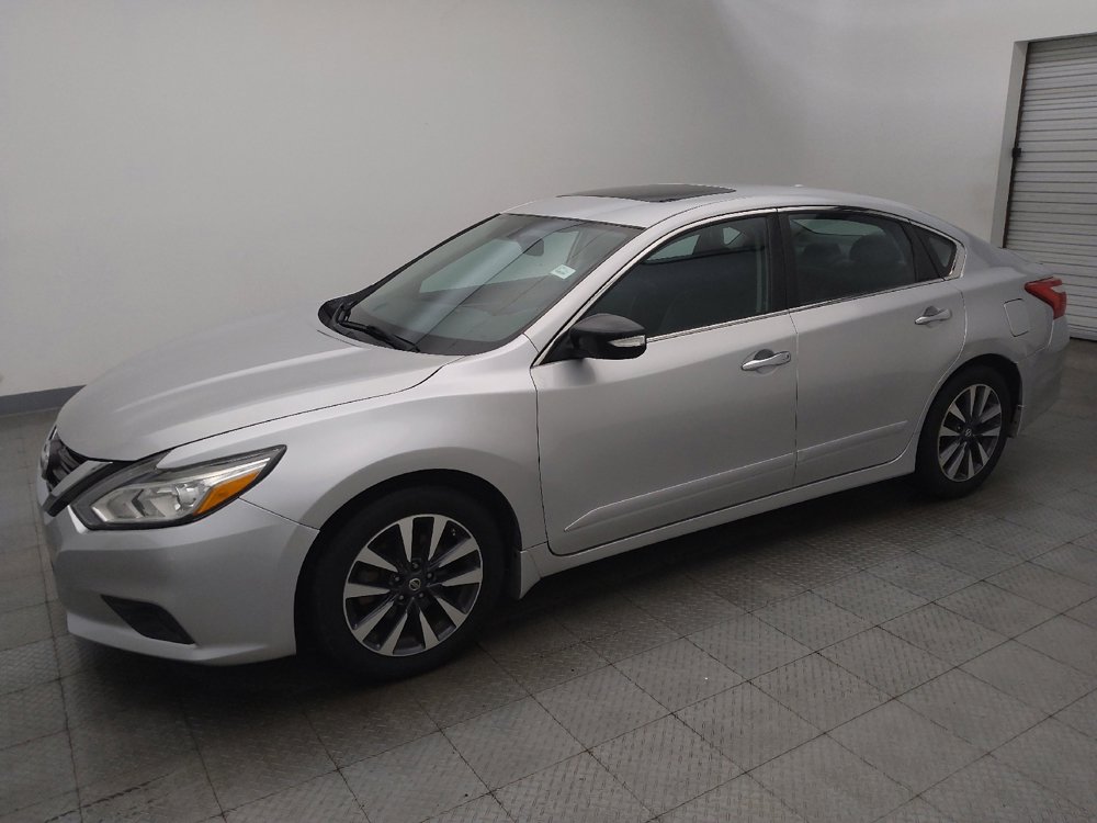 Used 2016 Nissan Altima 2.5 SL w/ 2.5 Technology Package FWD image 2