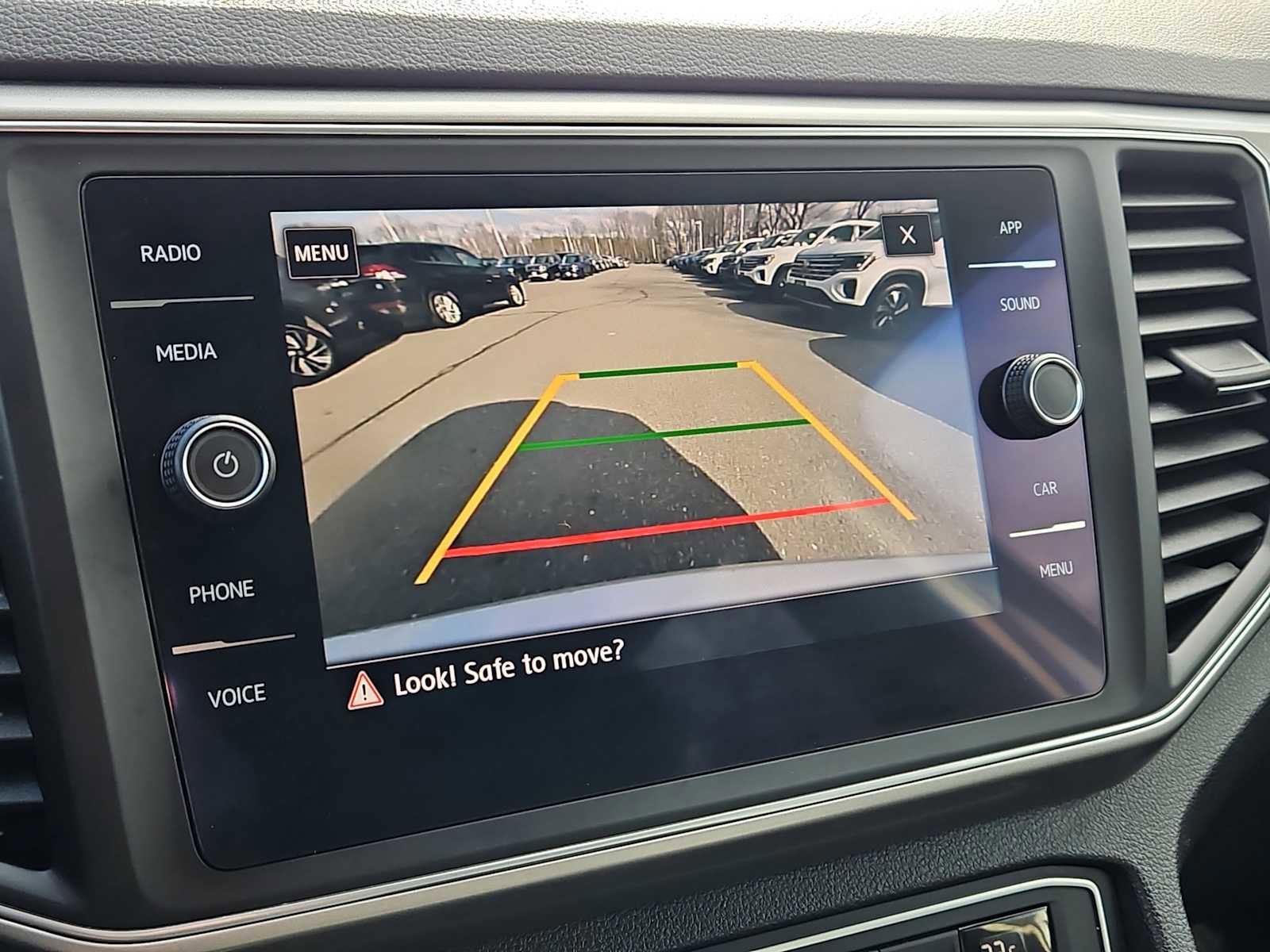 Used 2019 Volkswagen Atlas SE w/ Towing Package image 15