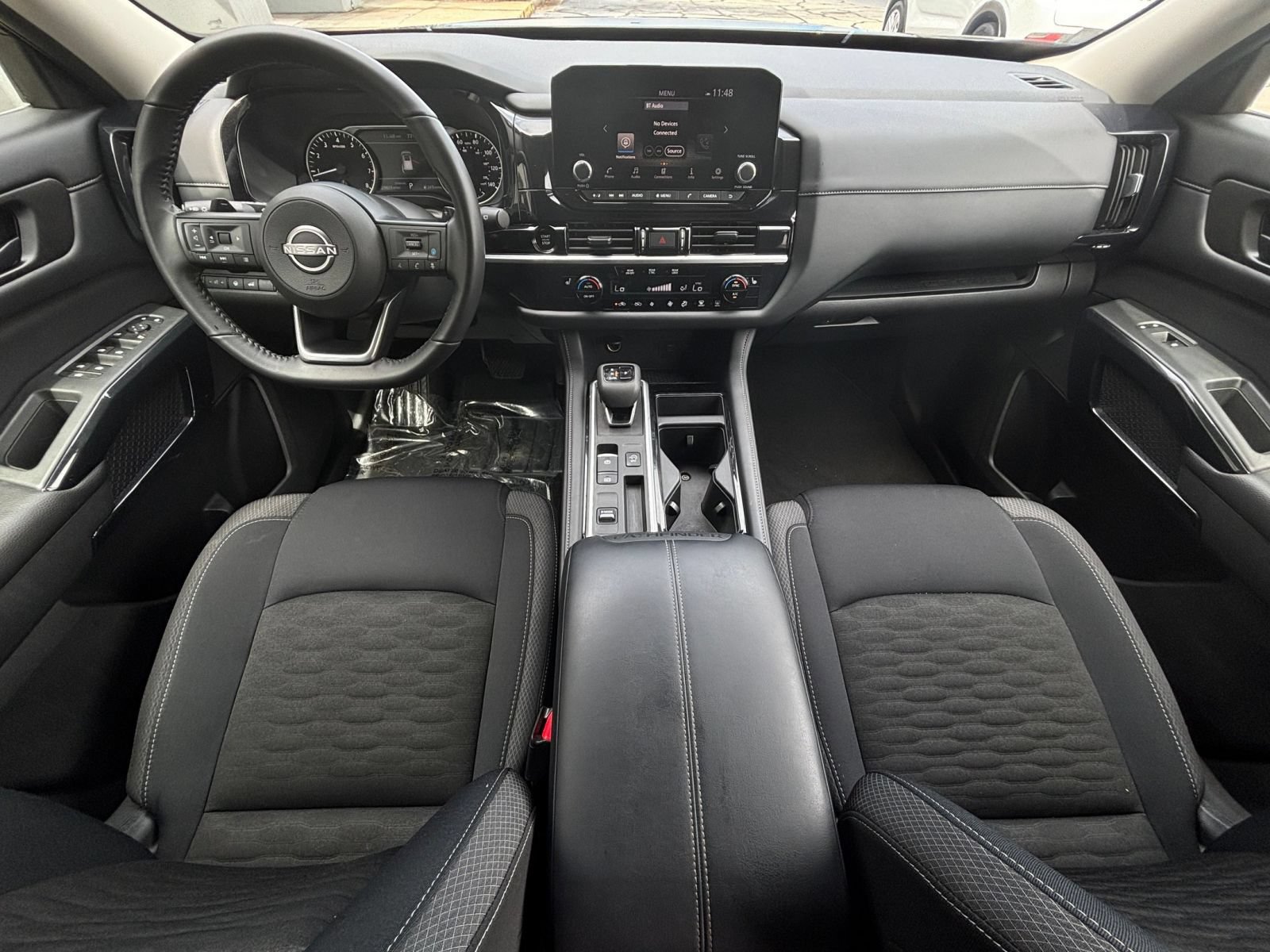 Used 2025 Nissan Pathfinder SV FWD image 36