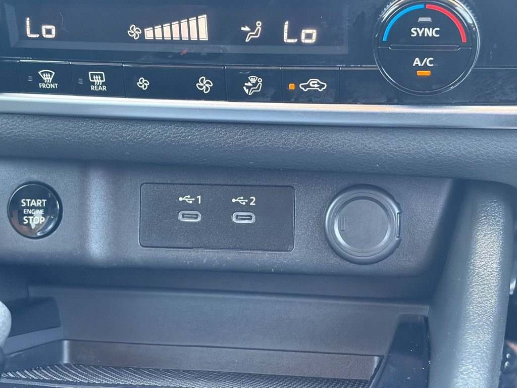 Used 2025 Nissan Rogue SV AWD/4WD image 30