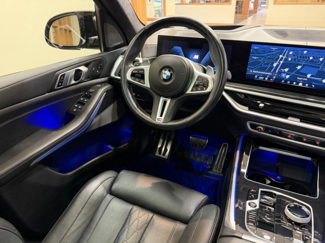 Used 2024 BMW X5 M60i image 11
