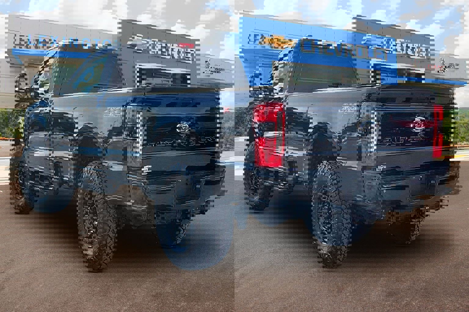 Used 2025 Ford F250 XL w/ STX Appearance Package image 2