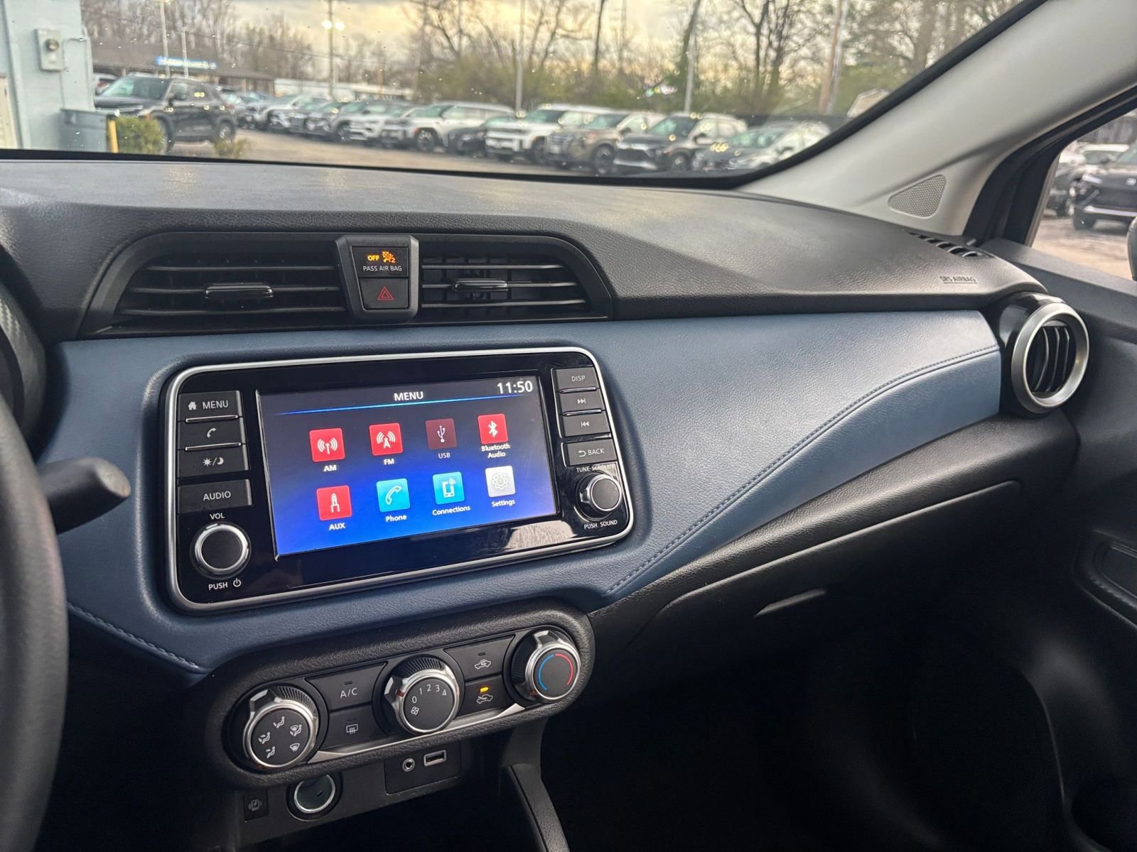 Used 2025 Nissan Versa SV image 33