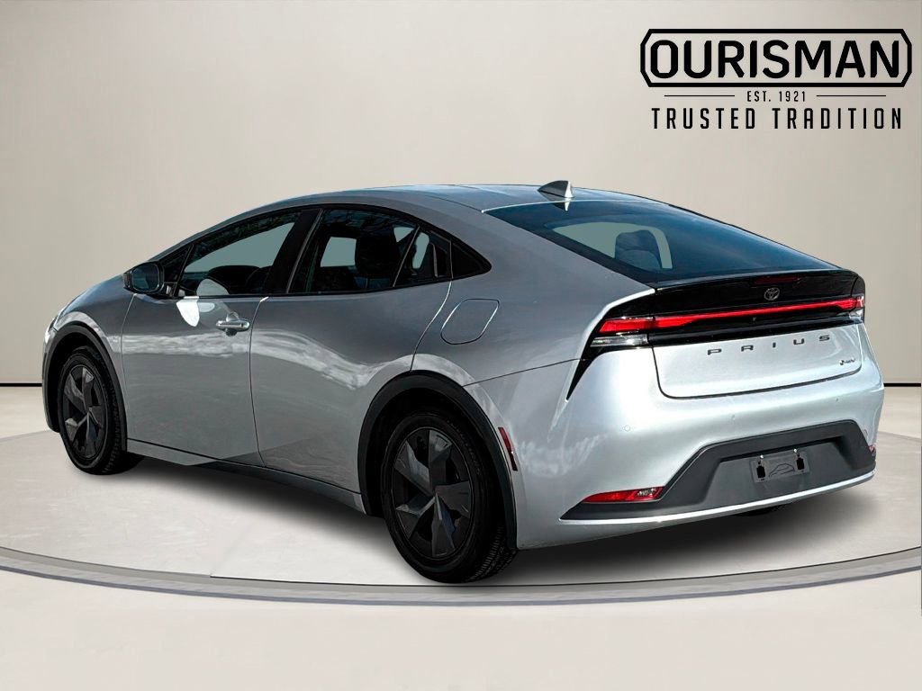 Used 2024 Toyota Prius LE image 4