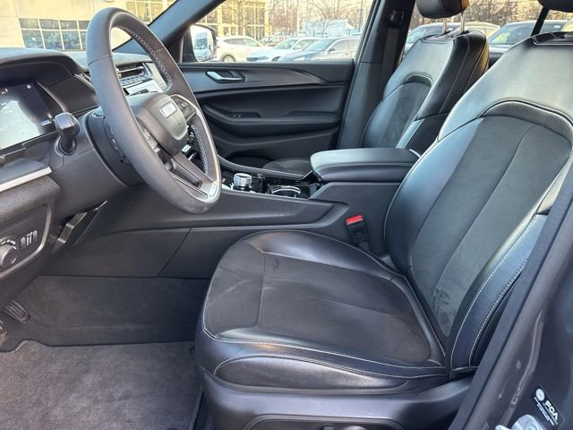 Certified 2023 Jeep Grand Cherokee Altitude image 19