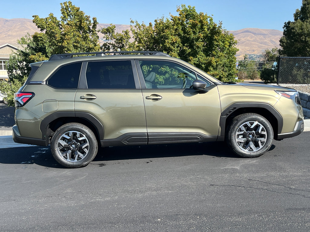 New 2025 Subaru Forester Premium image 2