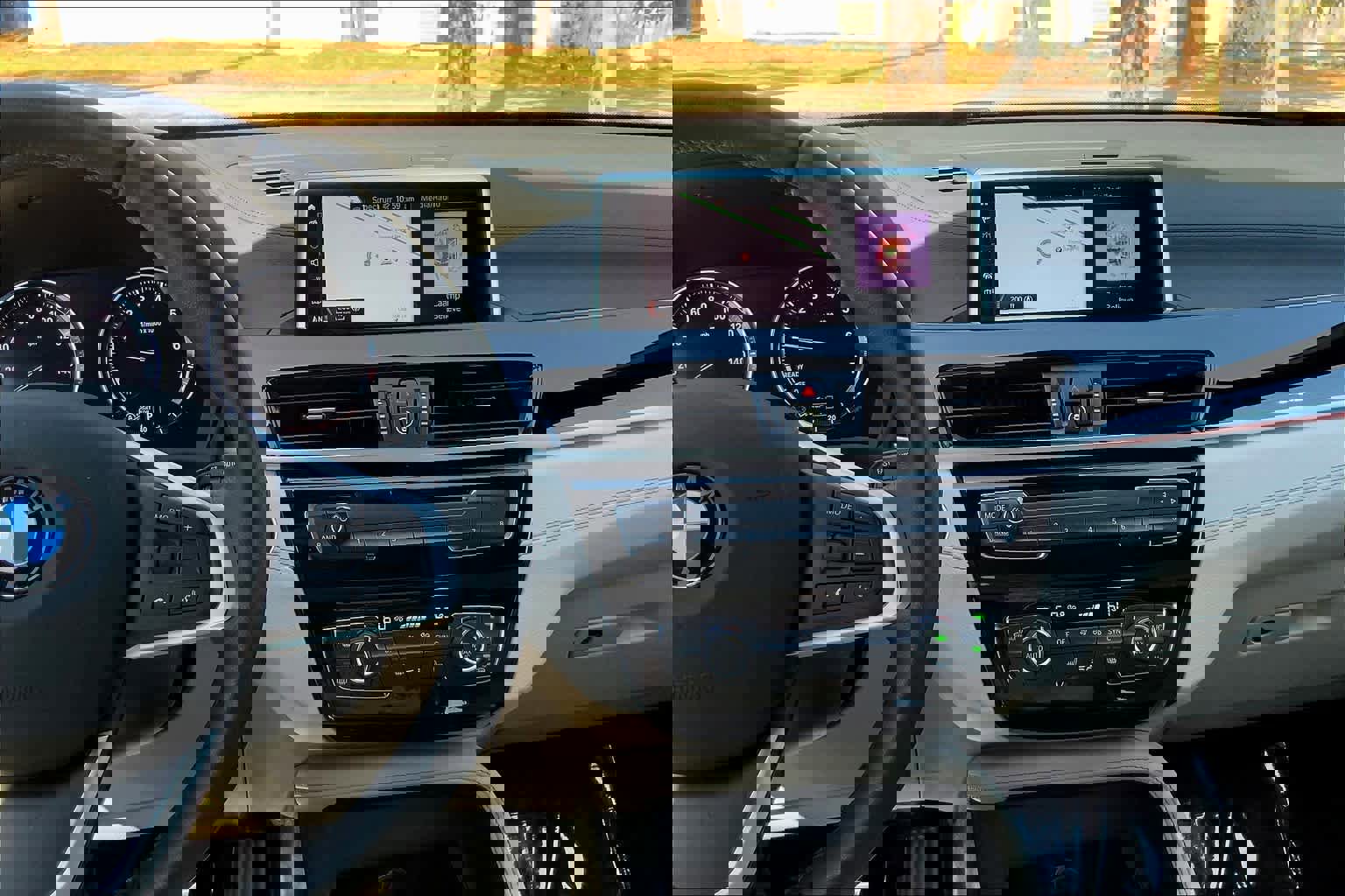 Used 2020 BMW X1 xDrive28i w/ Premium Package image 6