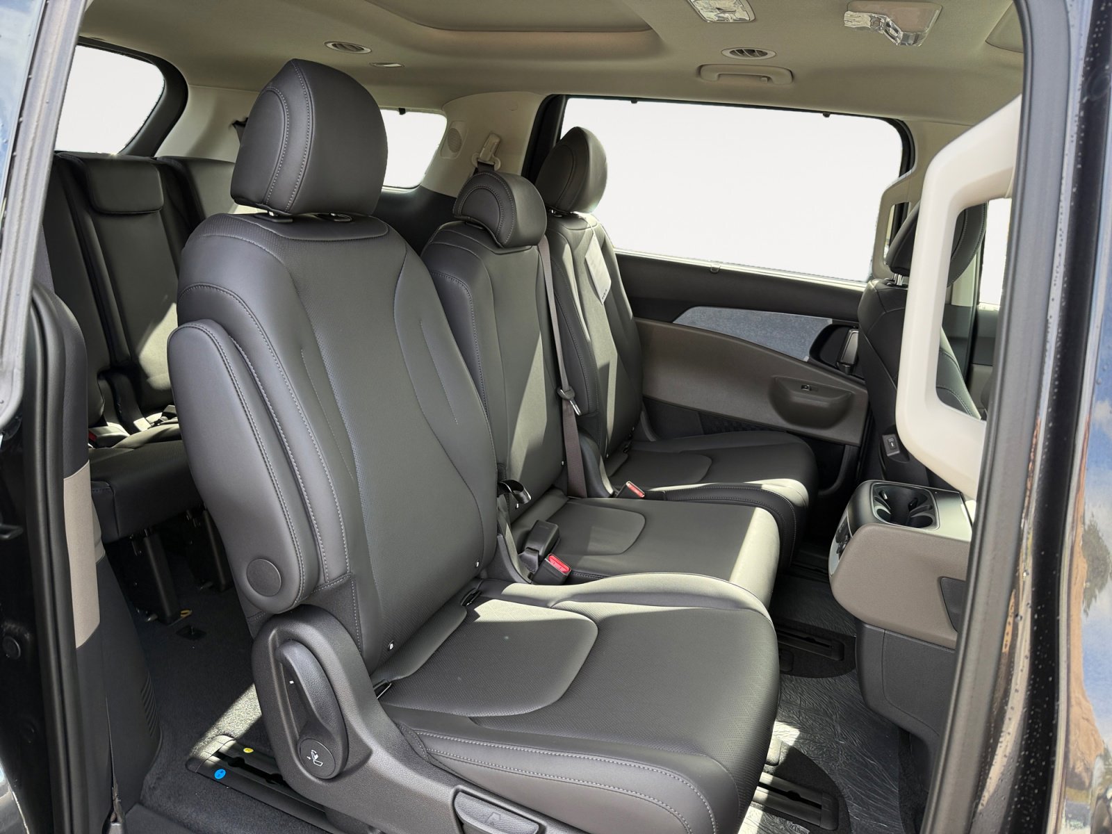 New 2026 Kia Carnival SX image 18