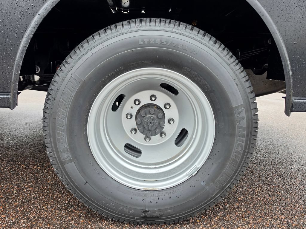 New 2026 Ford F350 XL w/ XL Chrome Package AWD/4WD image 9