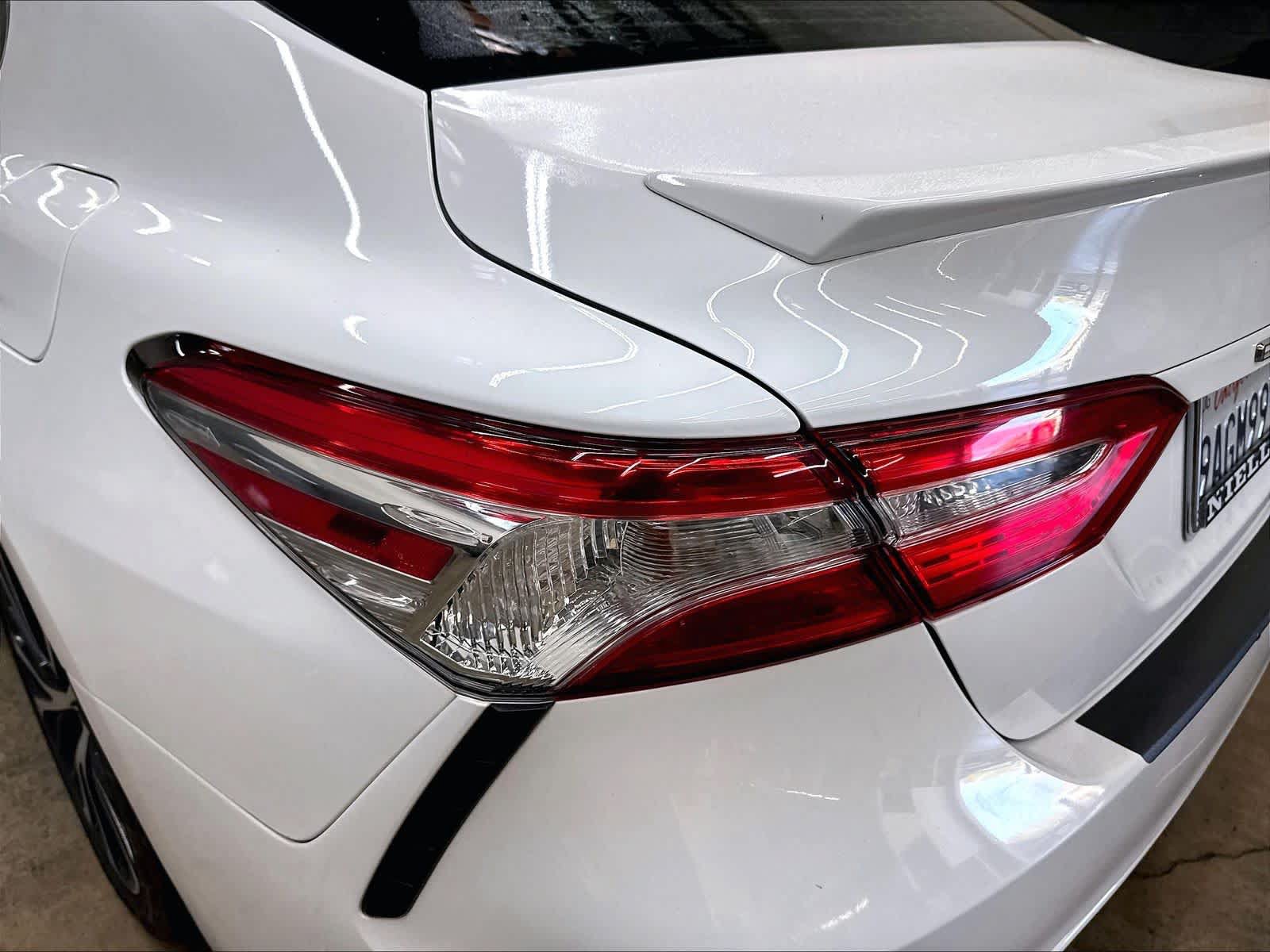 Used 2020 Toyota Camry SE FWD image 31