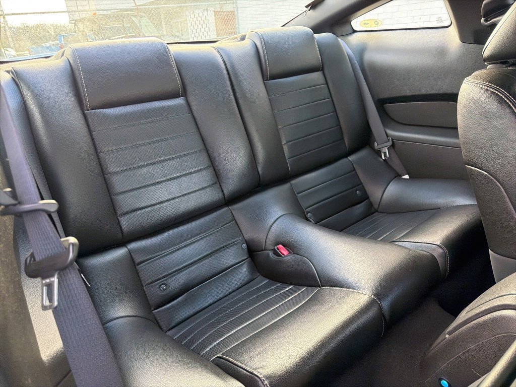Used 2010 Ford Mustang Premium image 12