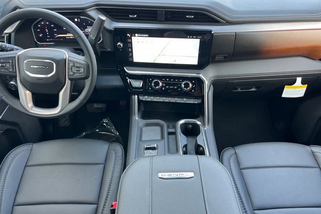 New 2026 GMC Sierra 3500 Denali w/ Denali Reserve Package image 10