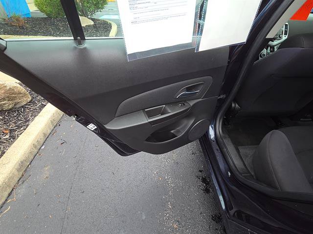 Used 2015 Chevrolet Cruze LT FWD image 14