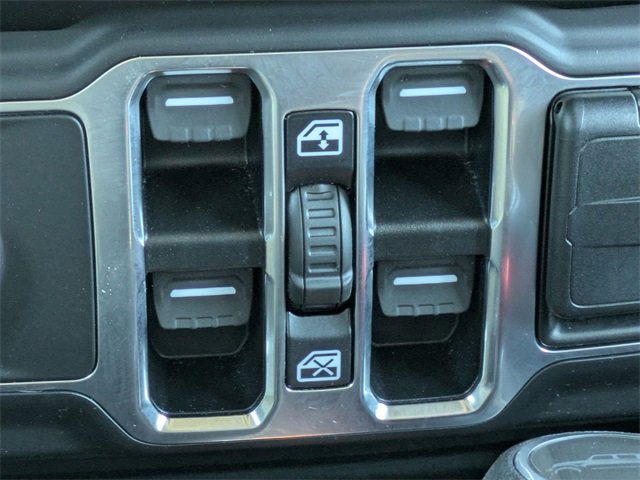 Used 2020 Jeep Gladiator Sport image 24