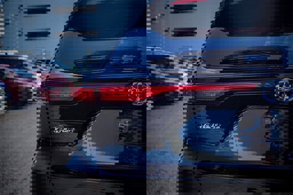 Used 2024 Toyota Venza LE image 6