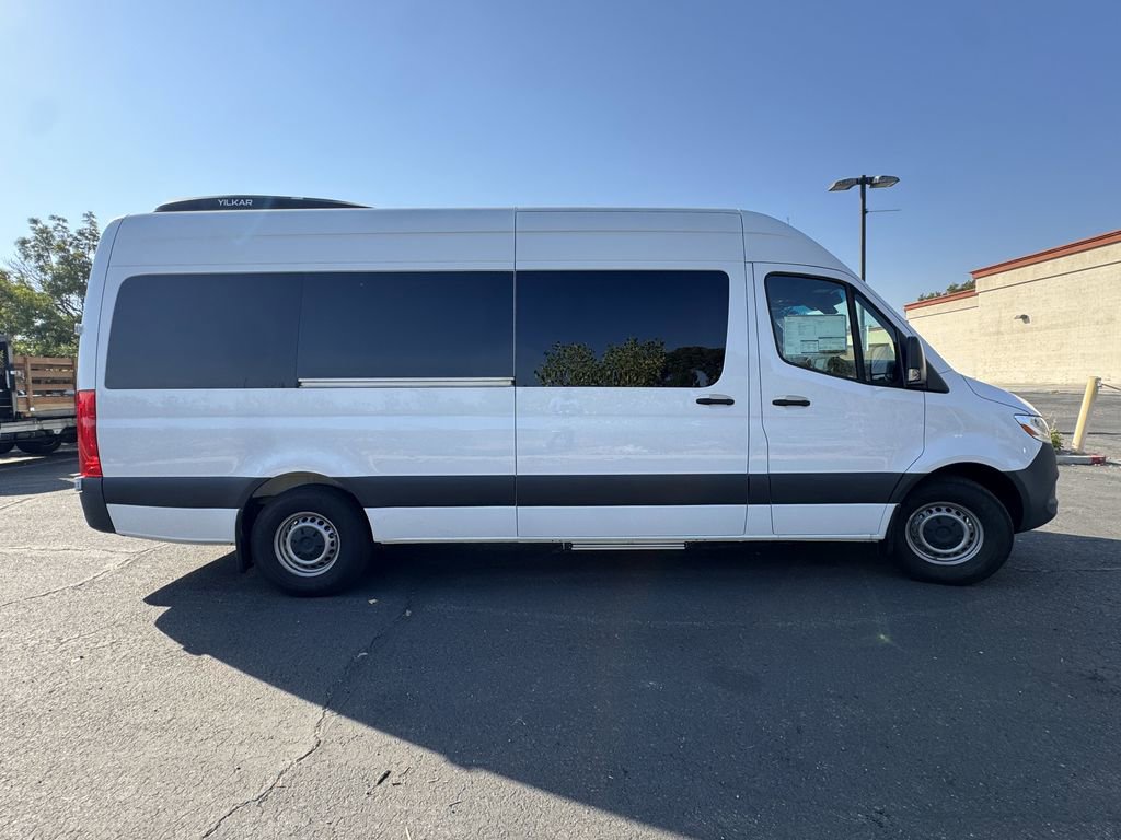 Used 2024 Mercedes-Benz Sprinter 2500 image 5