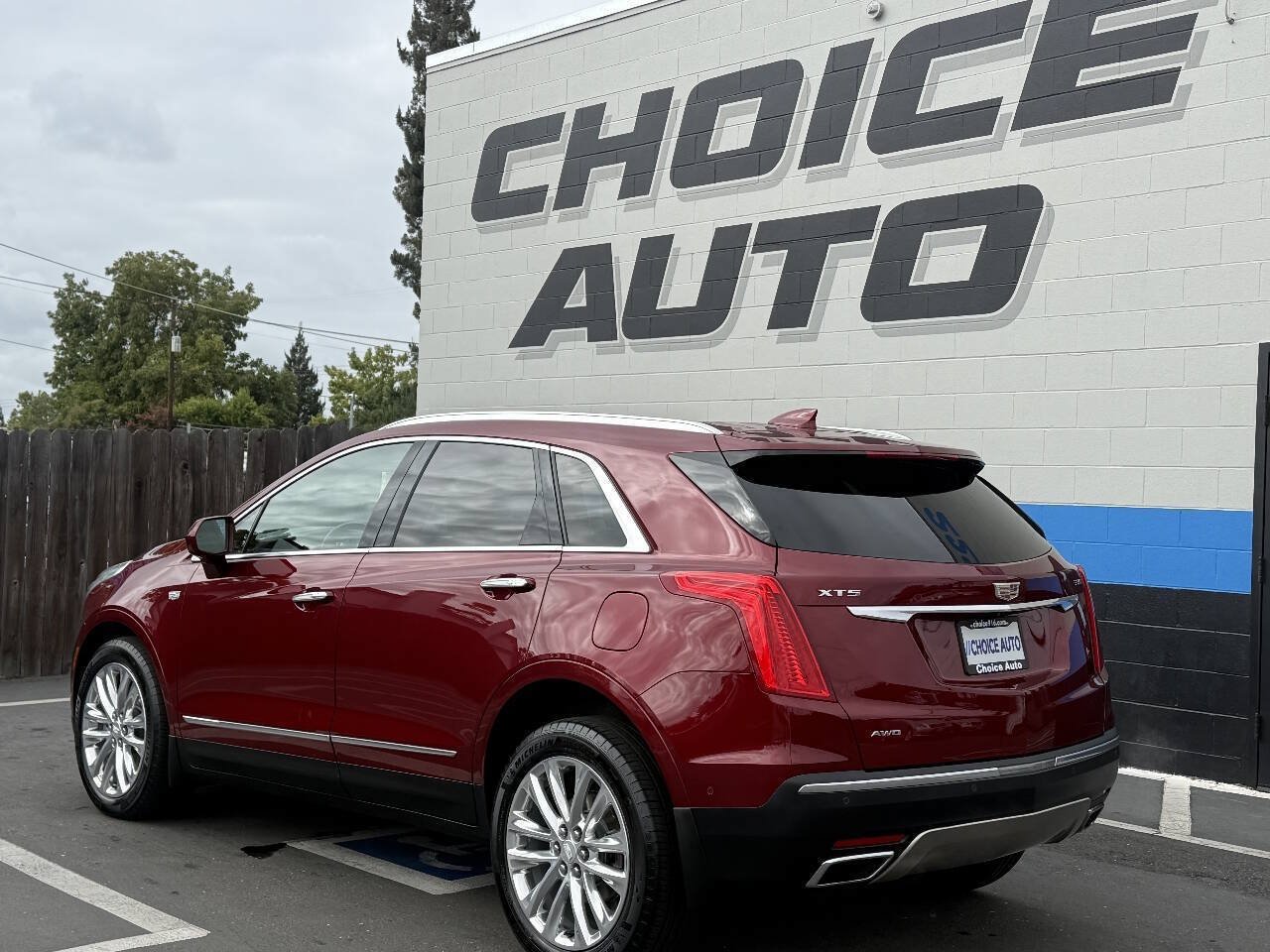 Used 2018 Cadillac XT5 Platinum w/ Driver Assist Package AWD/4WD image 32